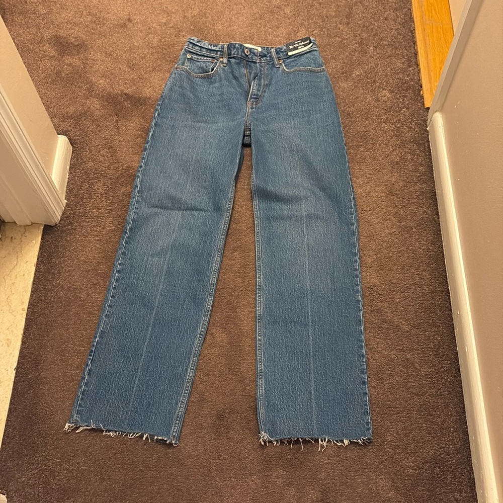 New with tags Abercrombie The 90s Relaxed high rise